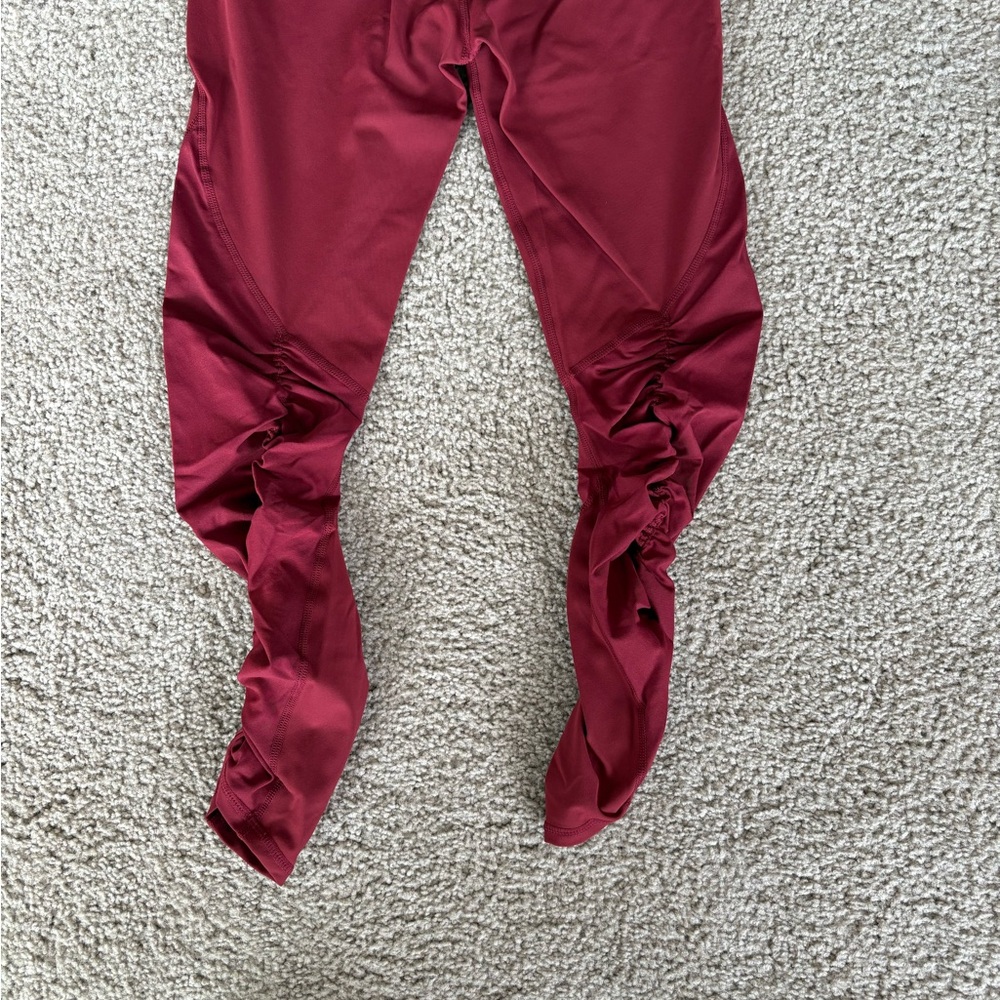 Pureluxe Fabletics Mid-Rise Ruched 7/8 Leggings - Picture 4 of 5